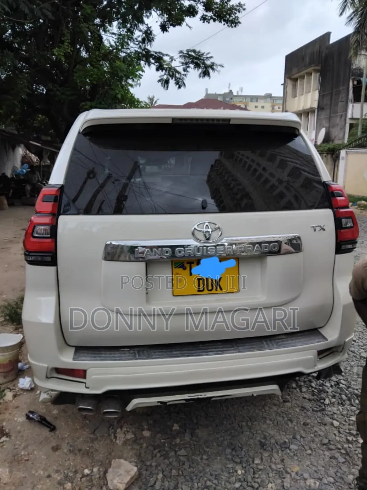 Toyota Land Cruiser Prado 2010 White