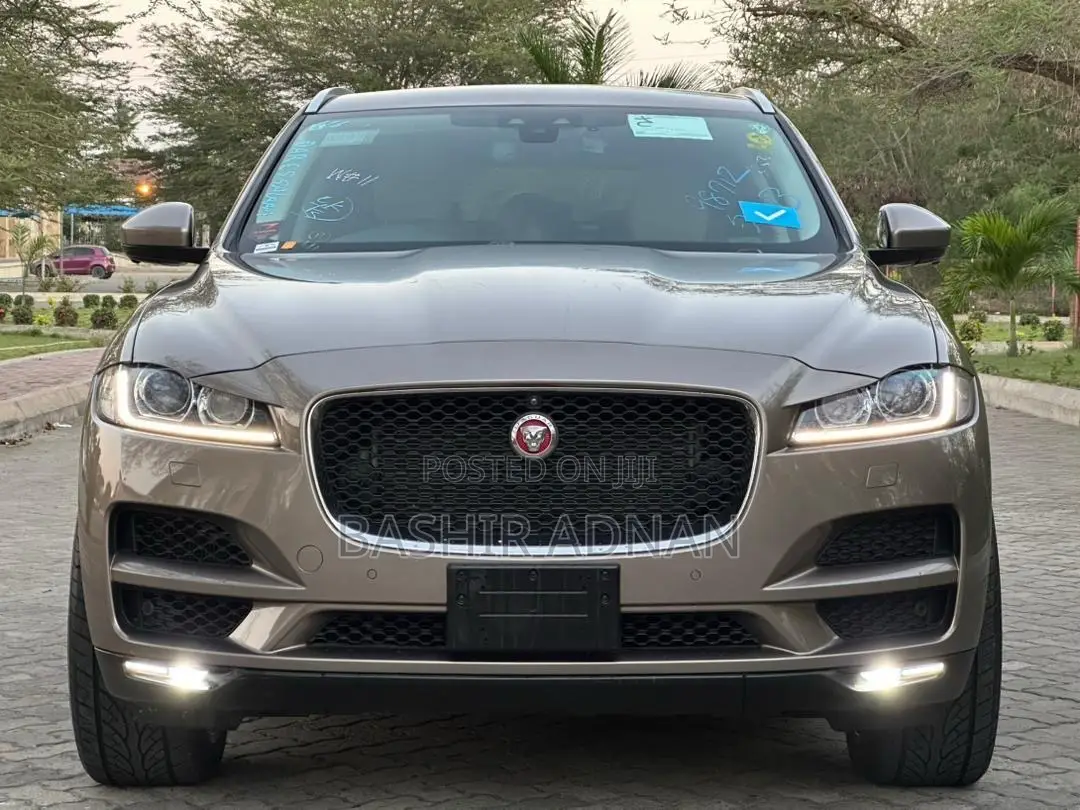 Jaguar F-Pace 20d 2017 Beige