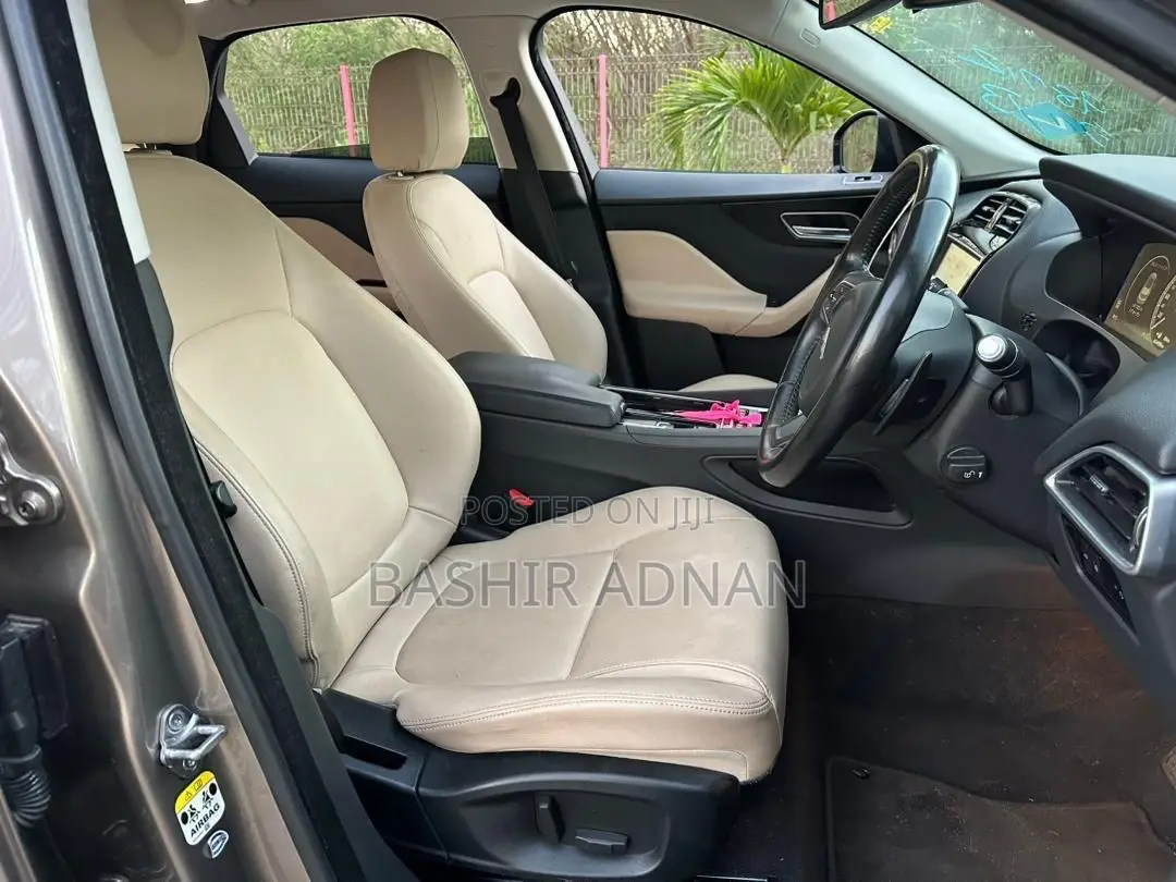 Jaguar F-Pace 20d 2017 Beige
