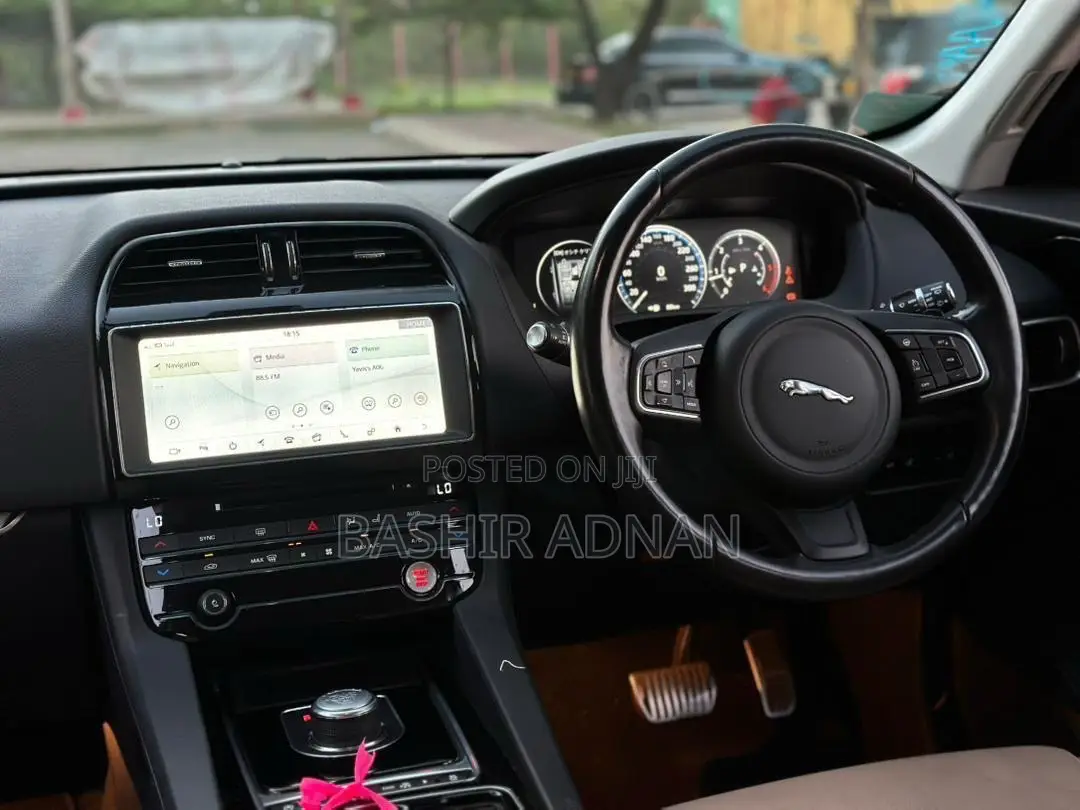 Jaguar F-Pace 20d 2017 Beige