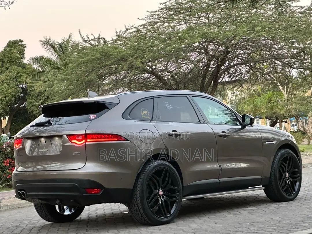 Jaguar F-Pace 20d 2017 Beige