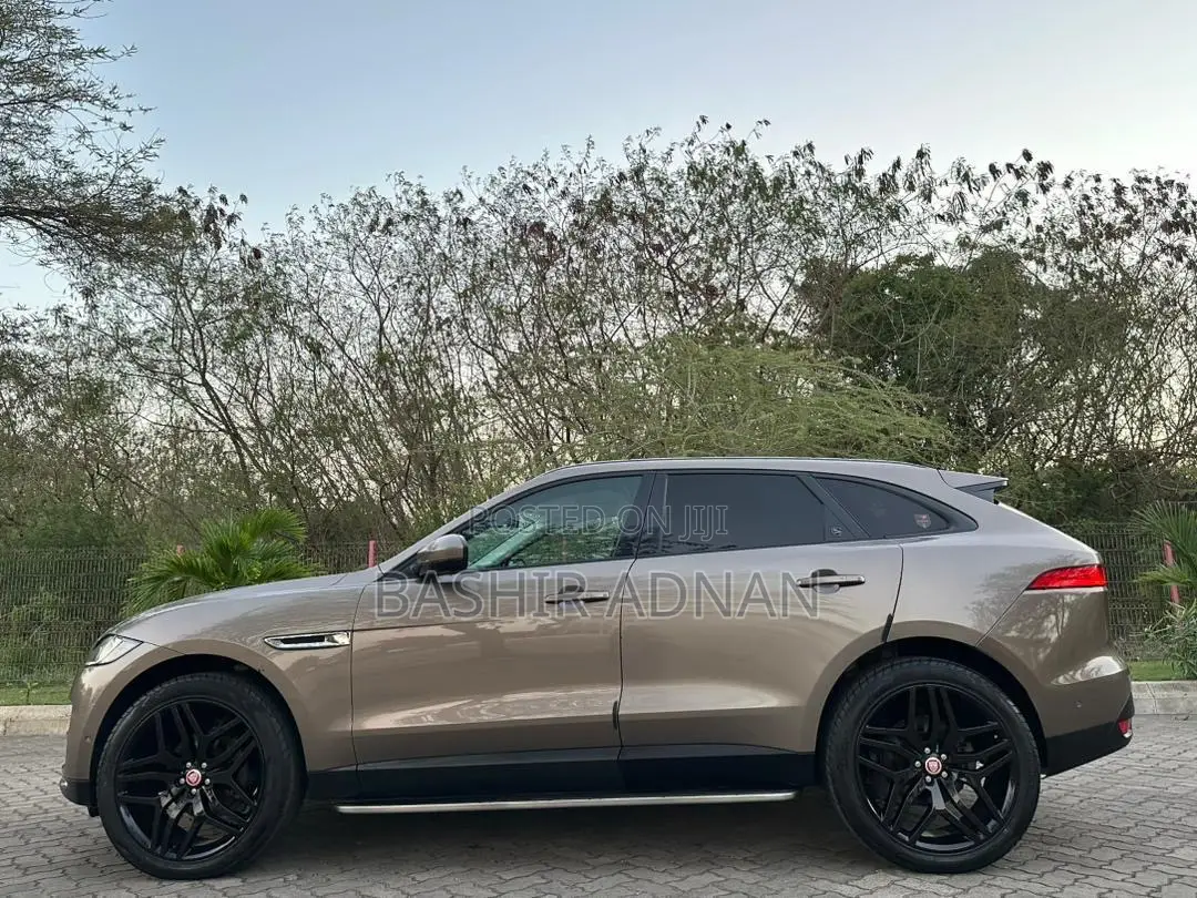 Jaguar F-Pace 20d 2017 Beige