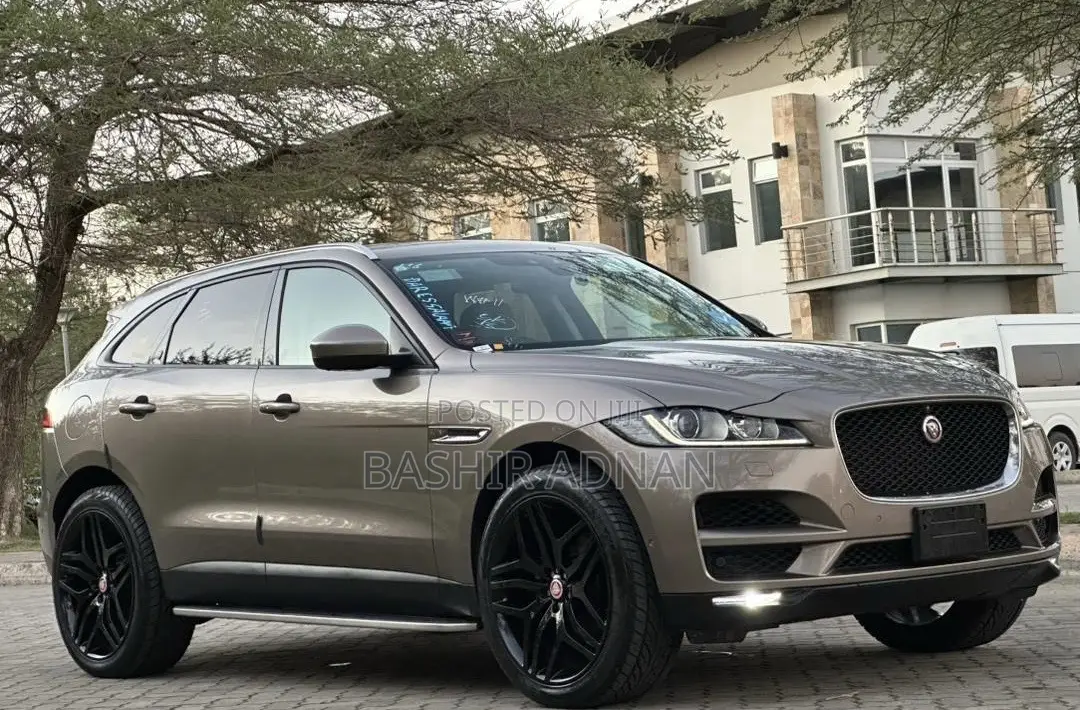 Jaguar F-Pace 20d 2017 Beige