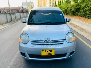Toyota Sienta 1.5 AWD 2007 Silver