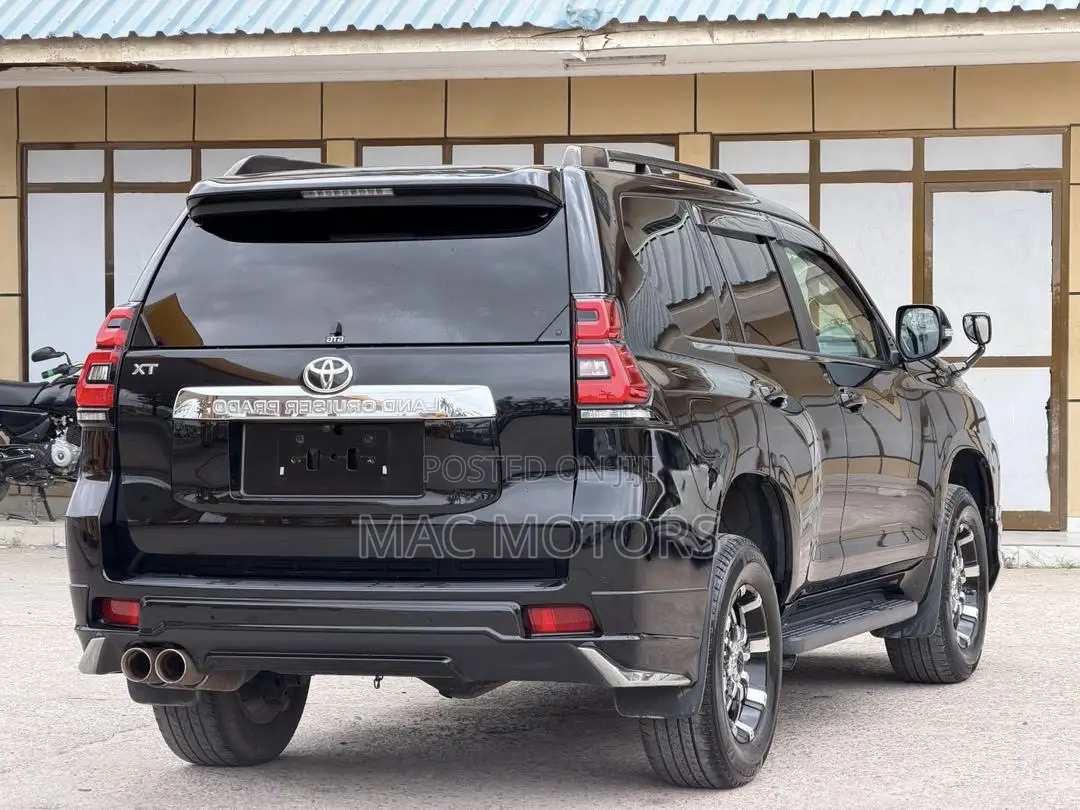 Toyota Land Cruiser Prado 2.7 2020 Black