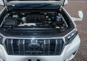Toyota Land Cruiser Prado 2019 White