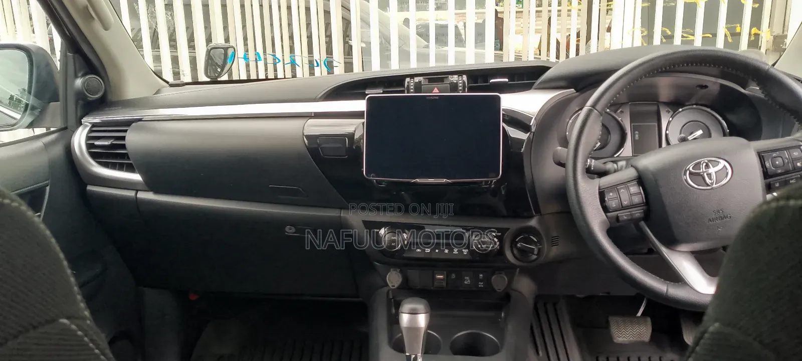 Toyota Hilux 2022 Black