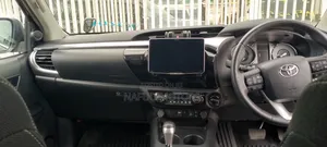 Toyota Hilux 2022 Black