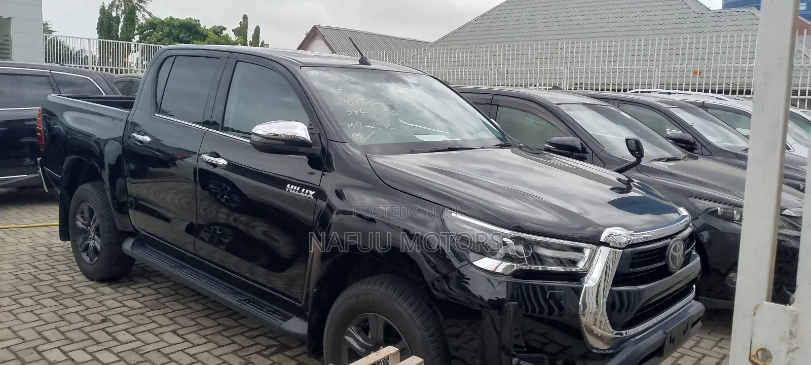 Toyota Hilux 2022 Black