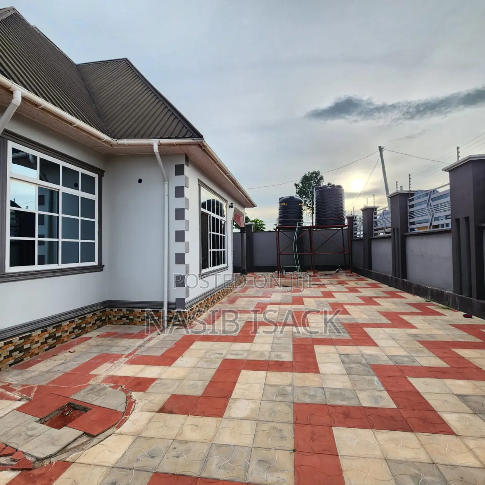 Furnished 3bdrm House in Buswelu for sale