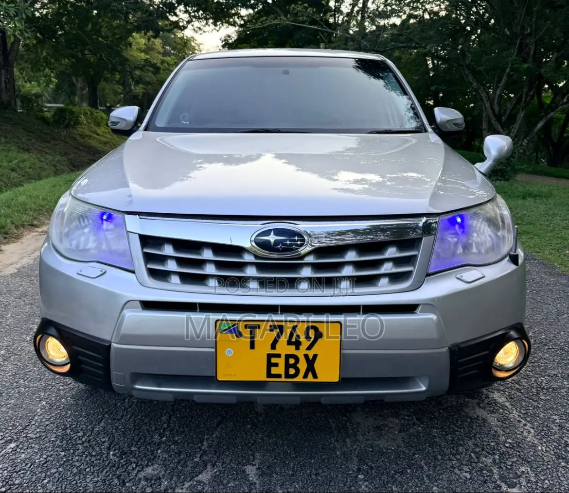 Subaru Forester 2011 Silver