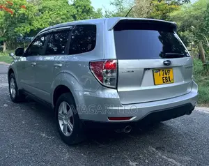 Subaru Forester 2011 Silver