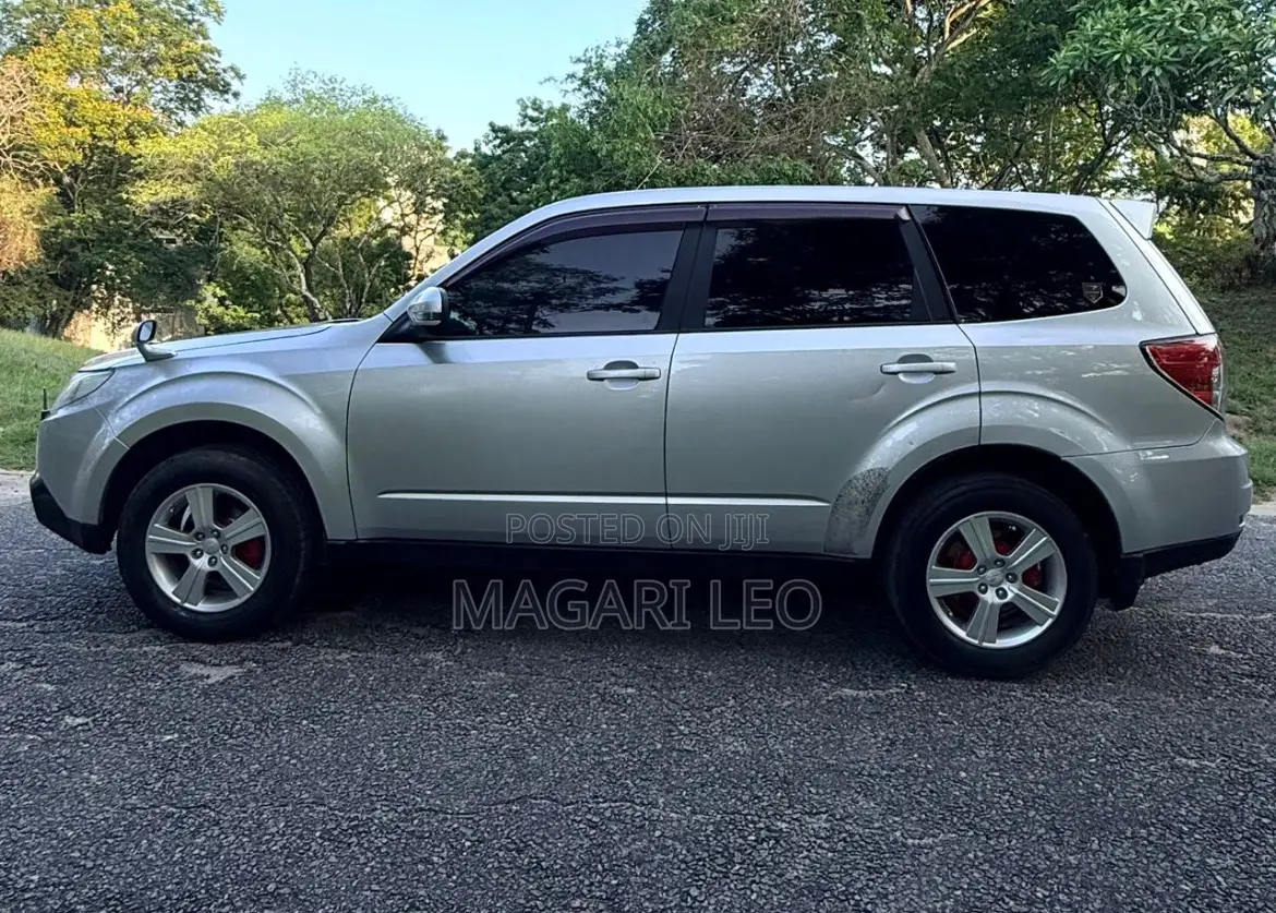 Subaru Forester 2011 Silver