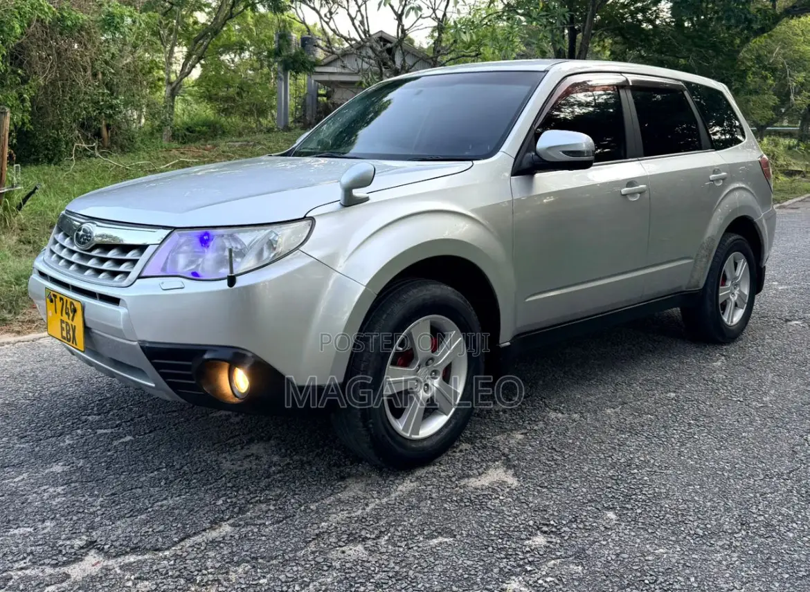 Subaru Forester 2011 Silver