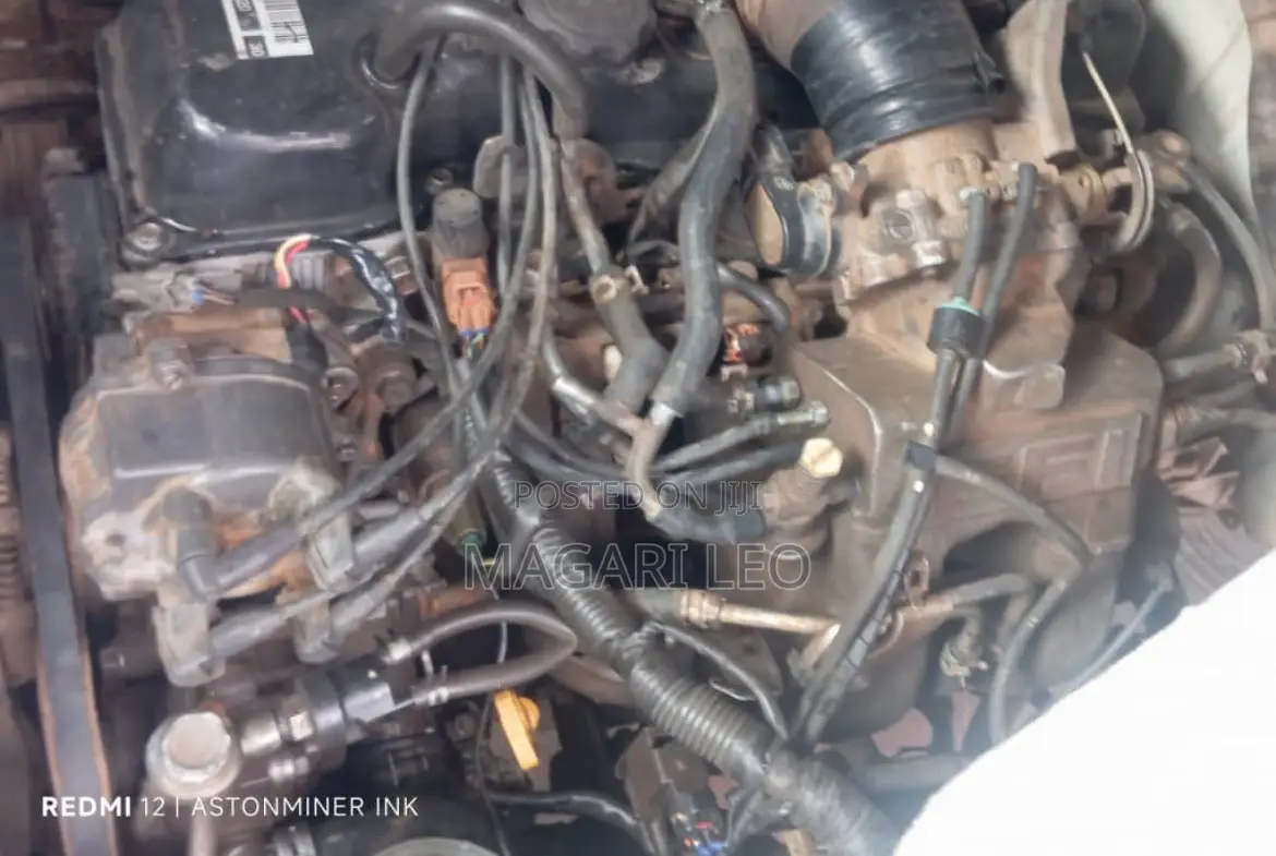 Toyota HiAce 2002 White