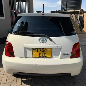 Toyota IST 2005 White