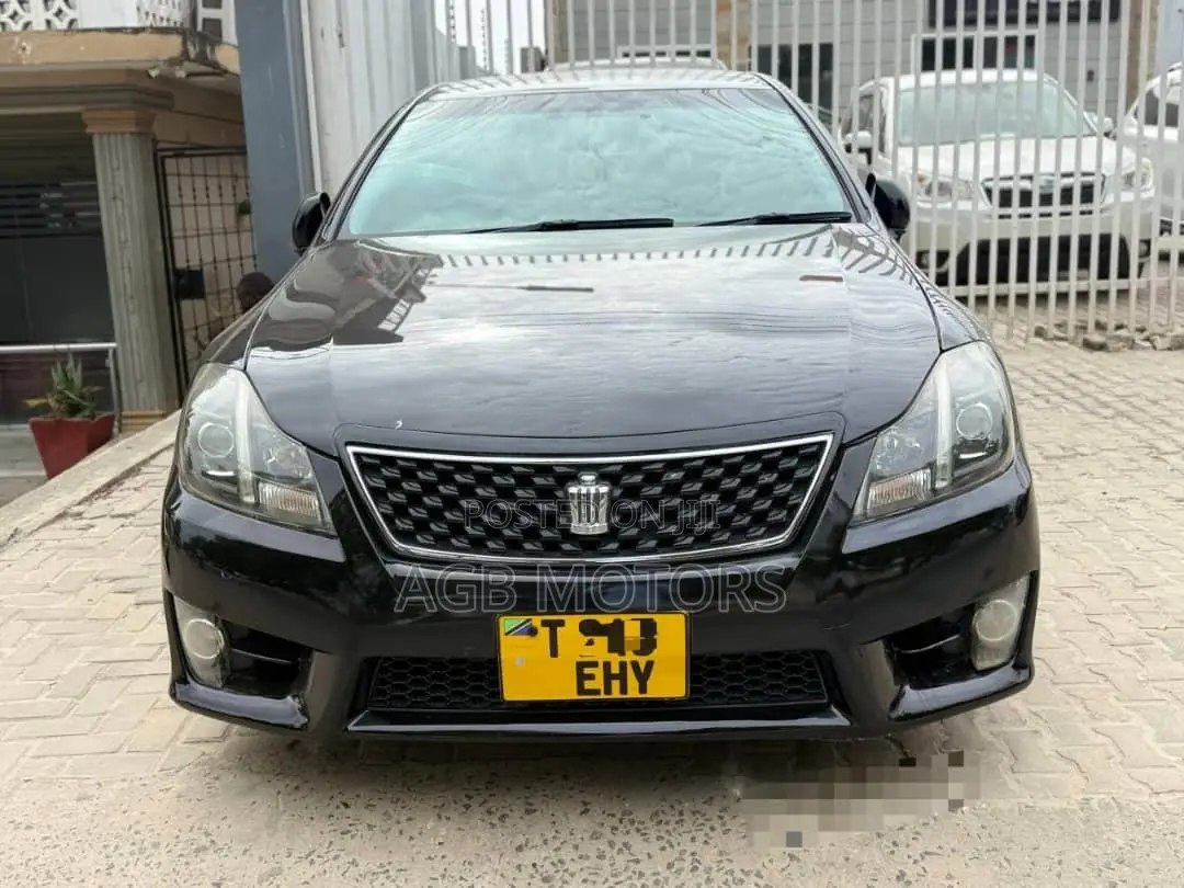 Toyota Crown 2012 Black