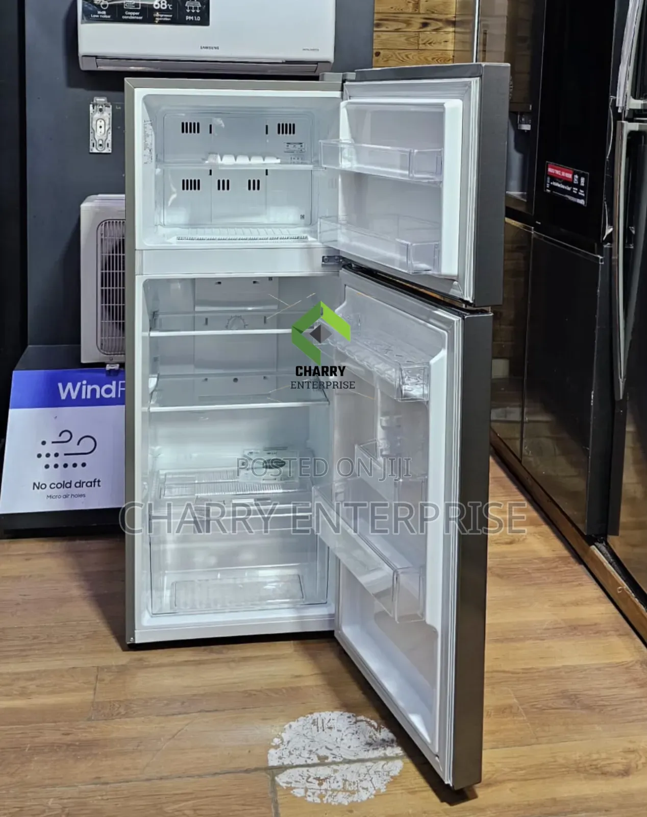 *Lg Refrigerator  Model: Gn-B202sqbb 205l