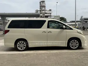 Toyota Alphard 2.4 Petrol FWD 2010 White