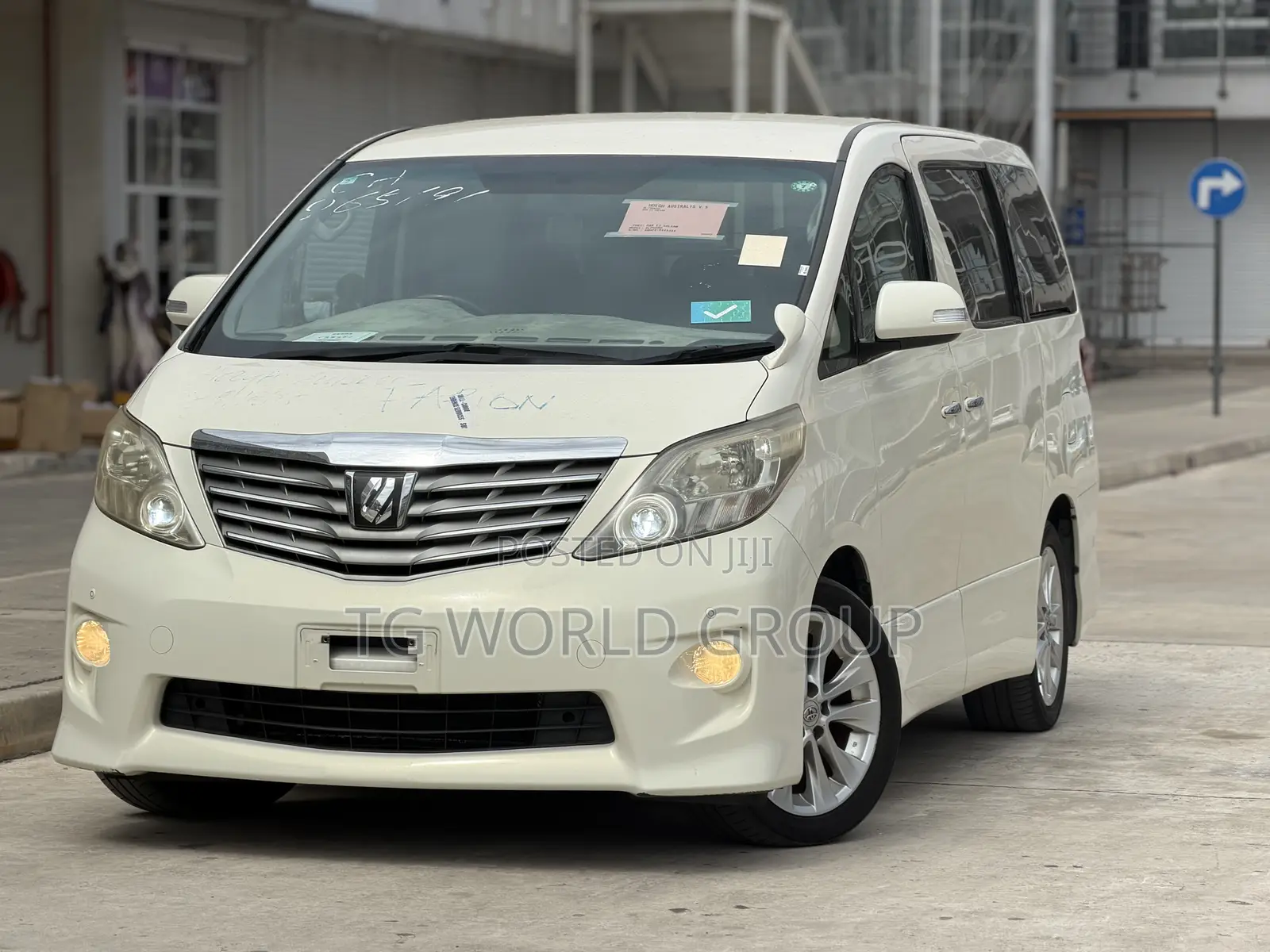 Toyota Alphard 2.4 Petrol FWD 2010 White