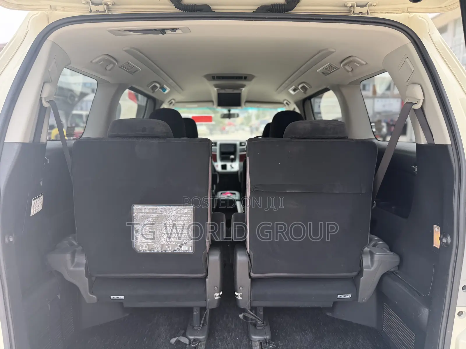 Toyota Alphard 2.4 Petrol FWD 2010 White