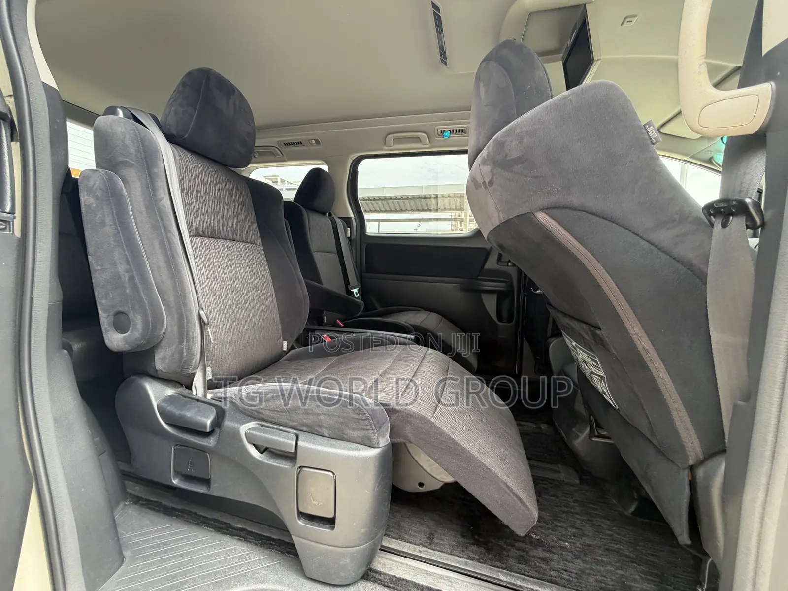 Toyota Alphard 2.4 Petrol FWD 2010 White