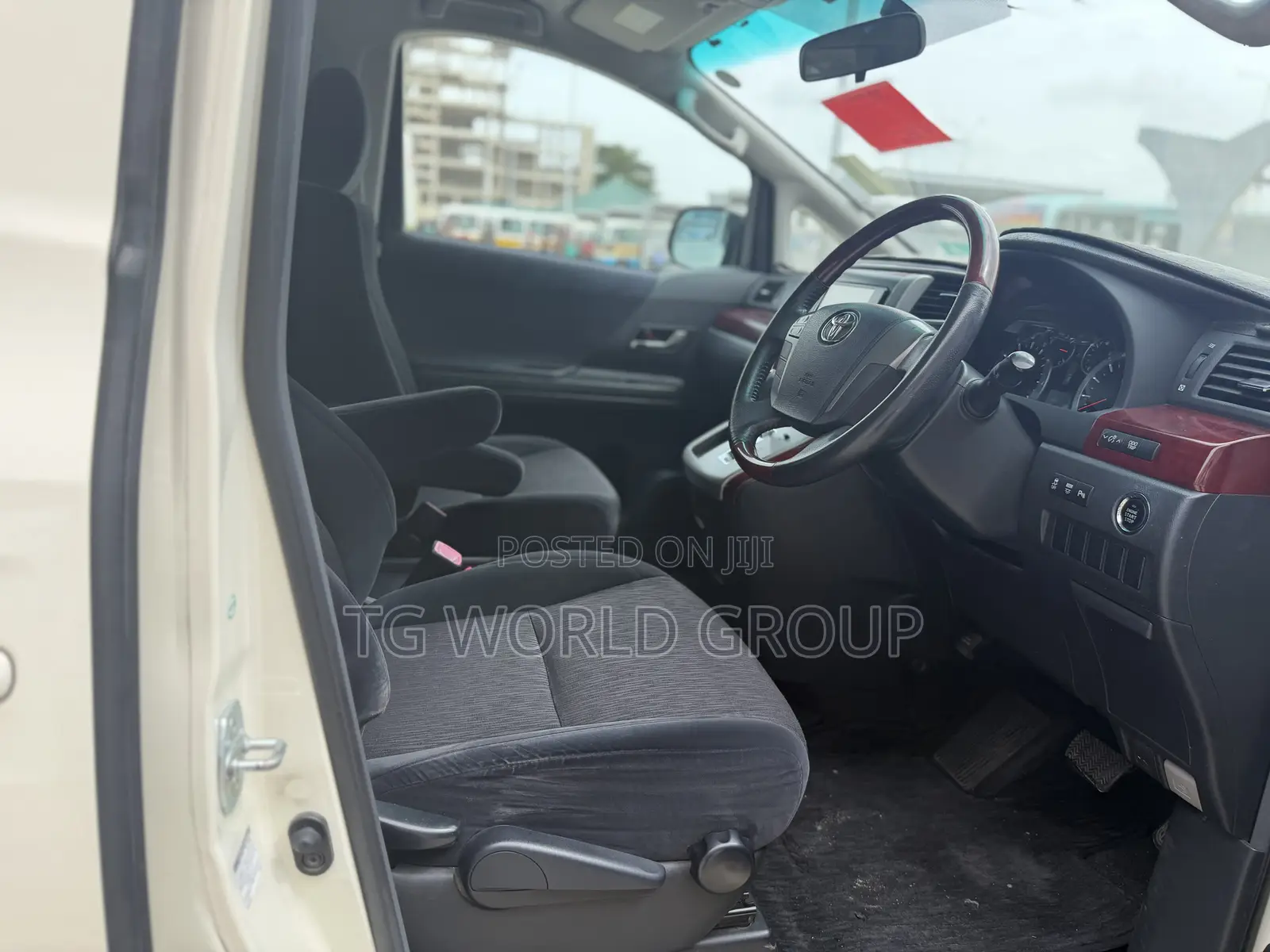 Toyota Alphard 2.4 Petrol FWD 2010 White