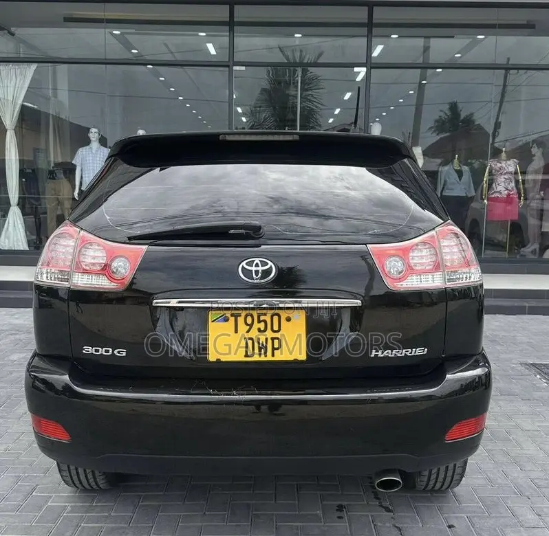 Toyota Harrier 3.0 V6 2004 Black