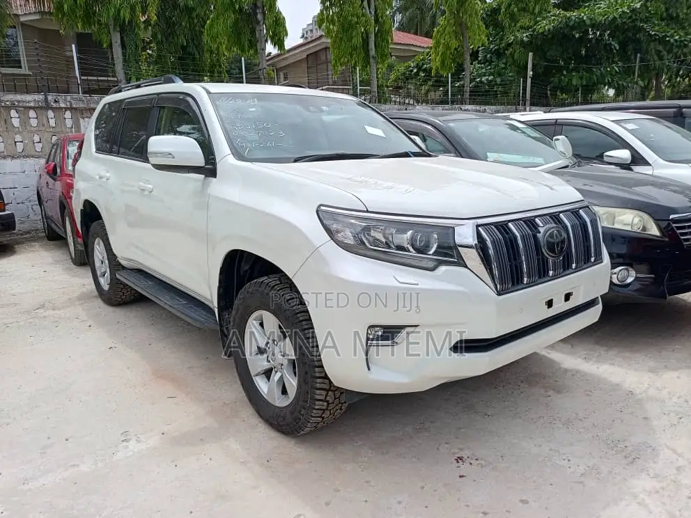 Toyota Land Cruiser Prado 2017 White