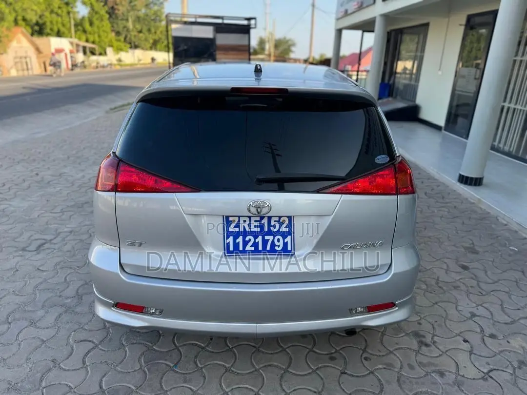 Toyota Caldina 2005 Silver