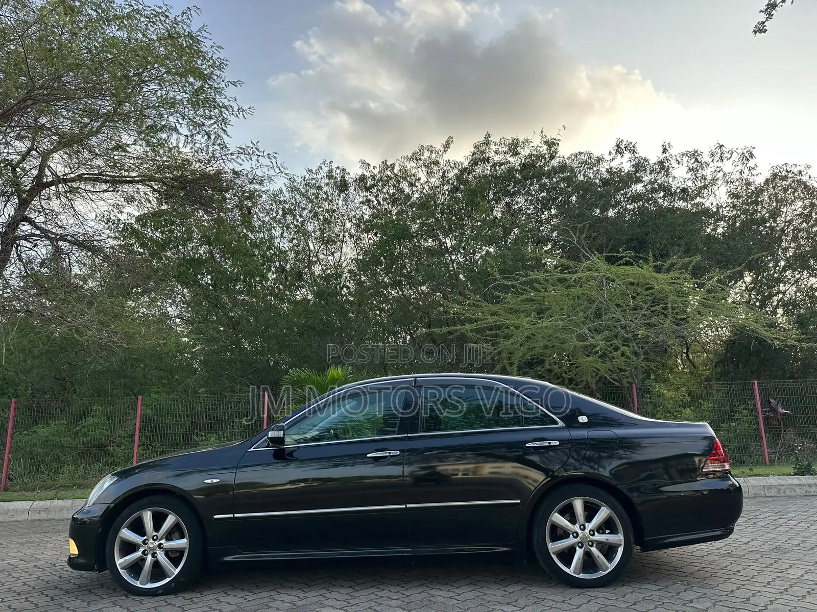 Toyota Crown 2006 Black