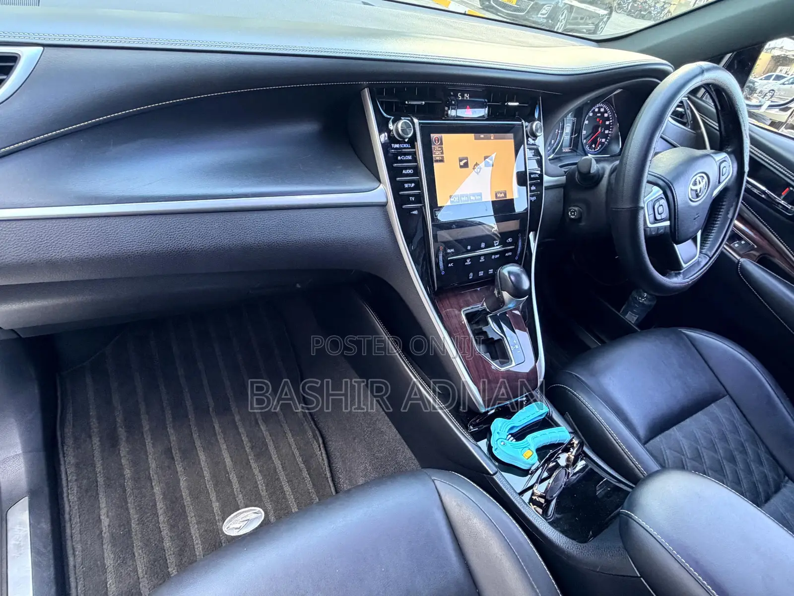 Toyota Harrier 2.0 2016 White