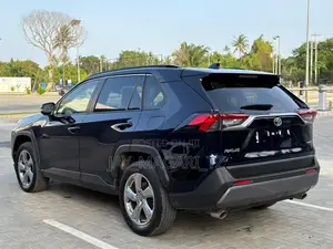 Toyota RAV4 2020 Blue