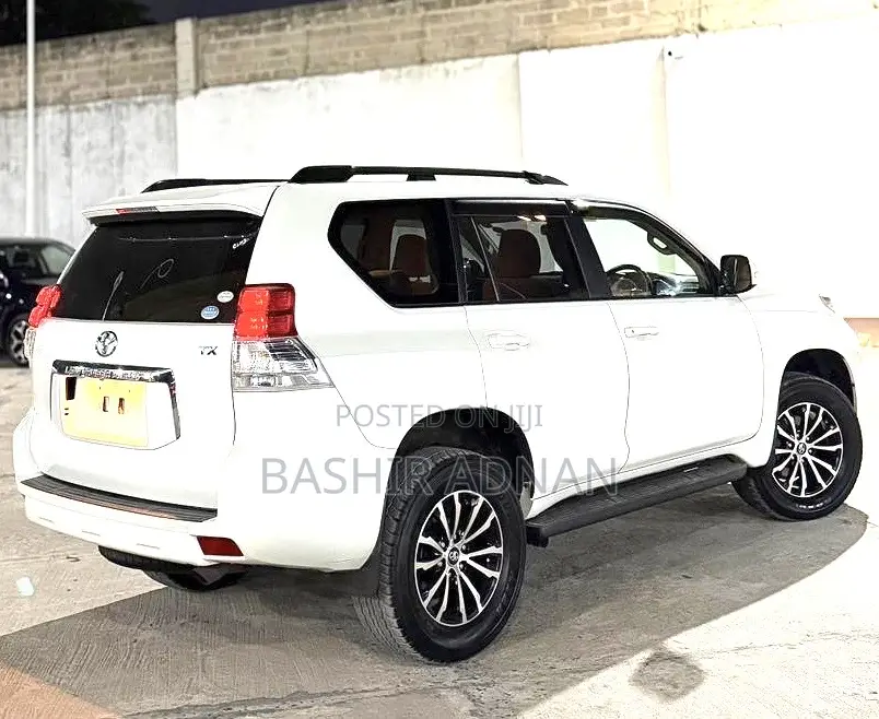 Toyota Land Cruiser Prado 2.7 i 2012 White