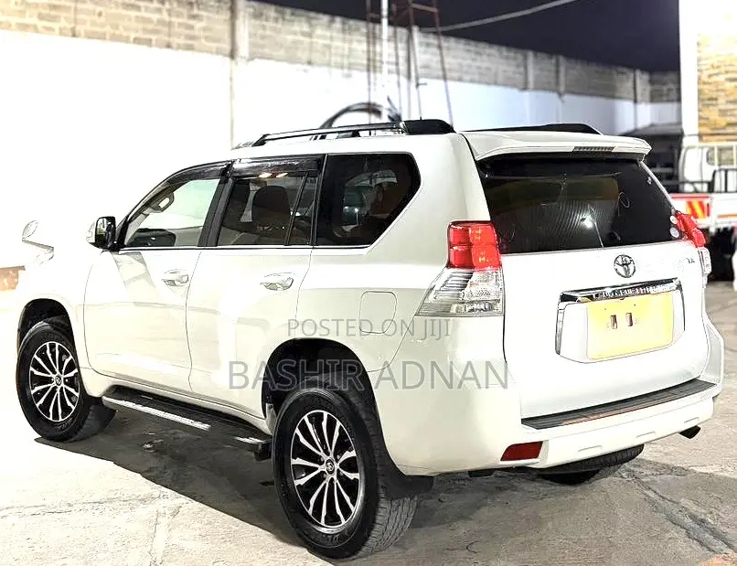 Toyota Land Cruiser Prado 2.7 i 2012 White