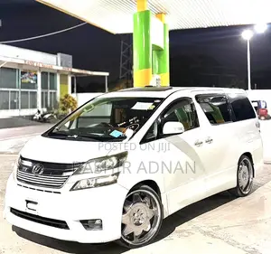 Toyota Vellfire 2010 White