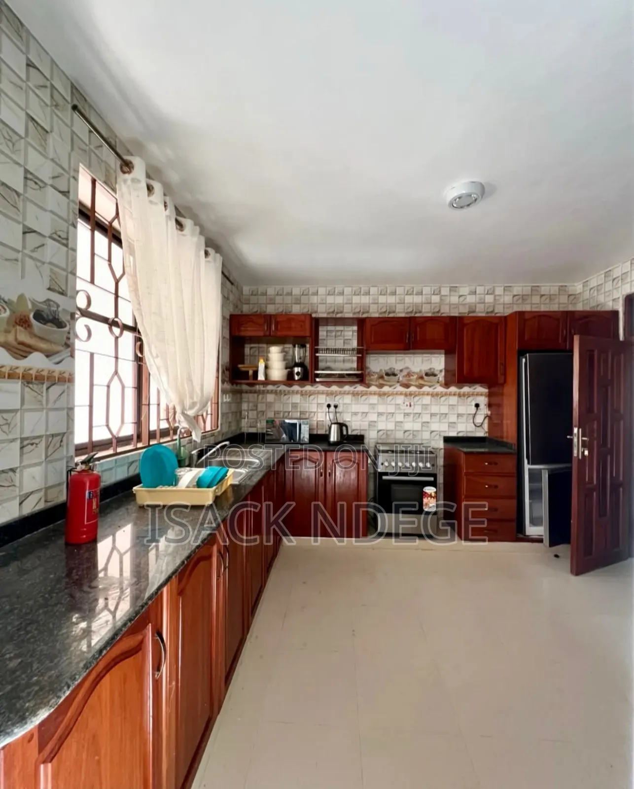 5bdrm House in Bahari Beach, Kinondoni for rent