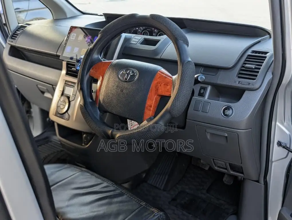 Toyota Crown 2004 White