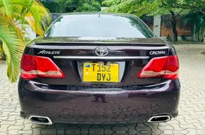 Toyota Crown 2010 Black