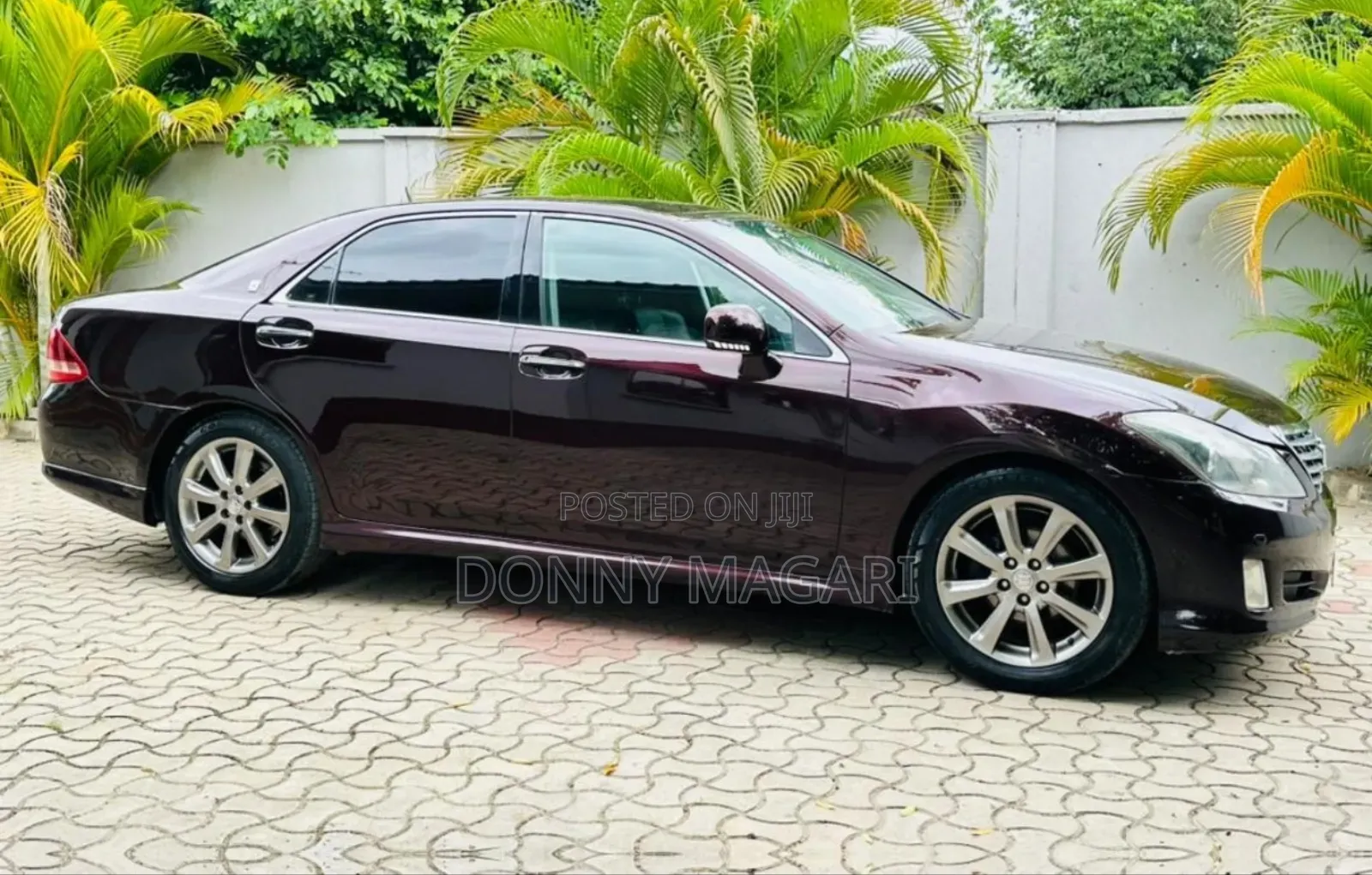Toyota Crown 2010 Black