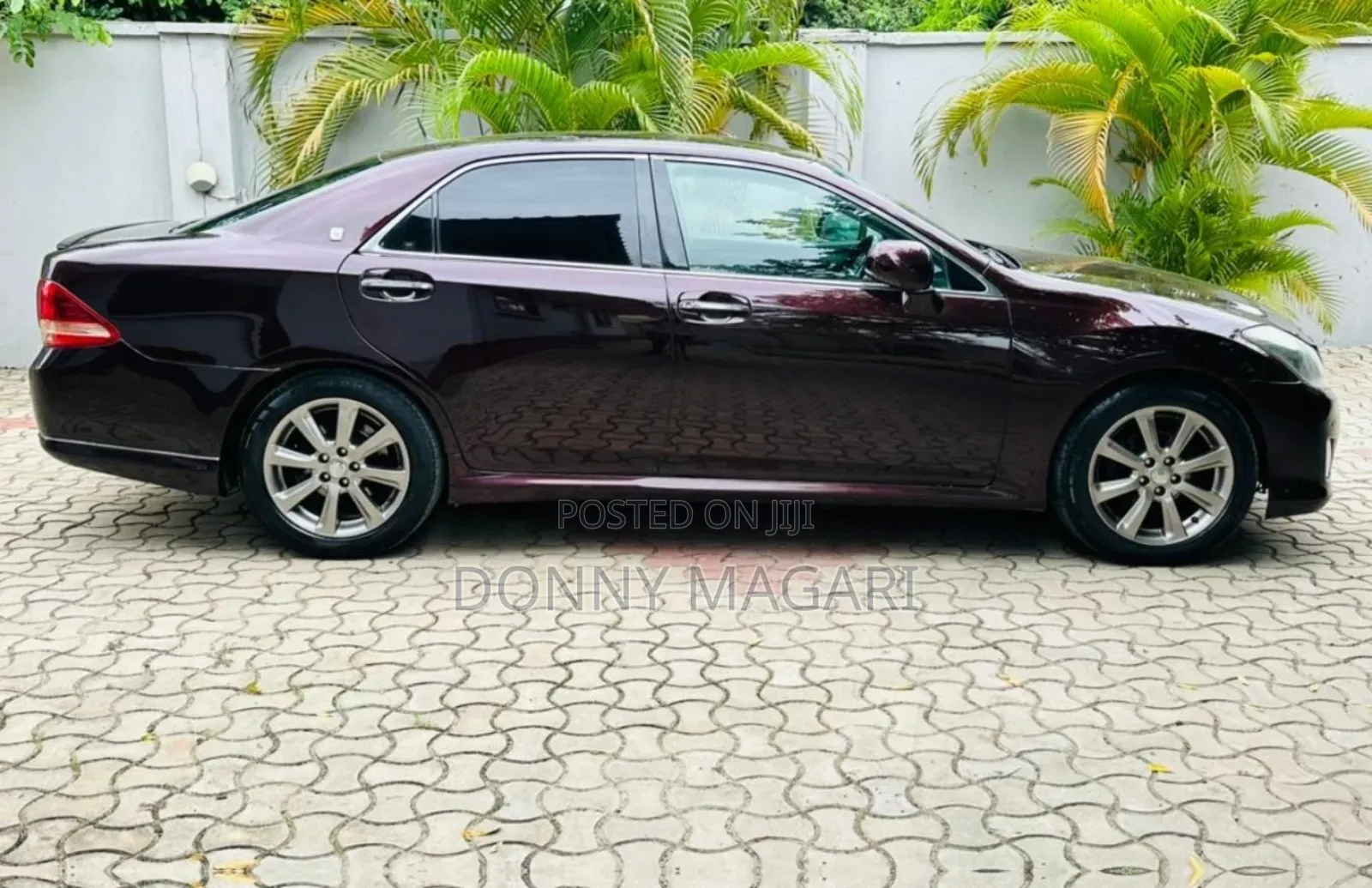 Toyota Crown 2010 Black