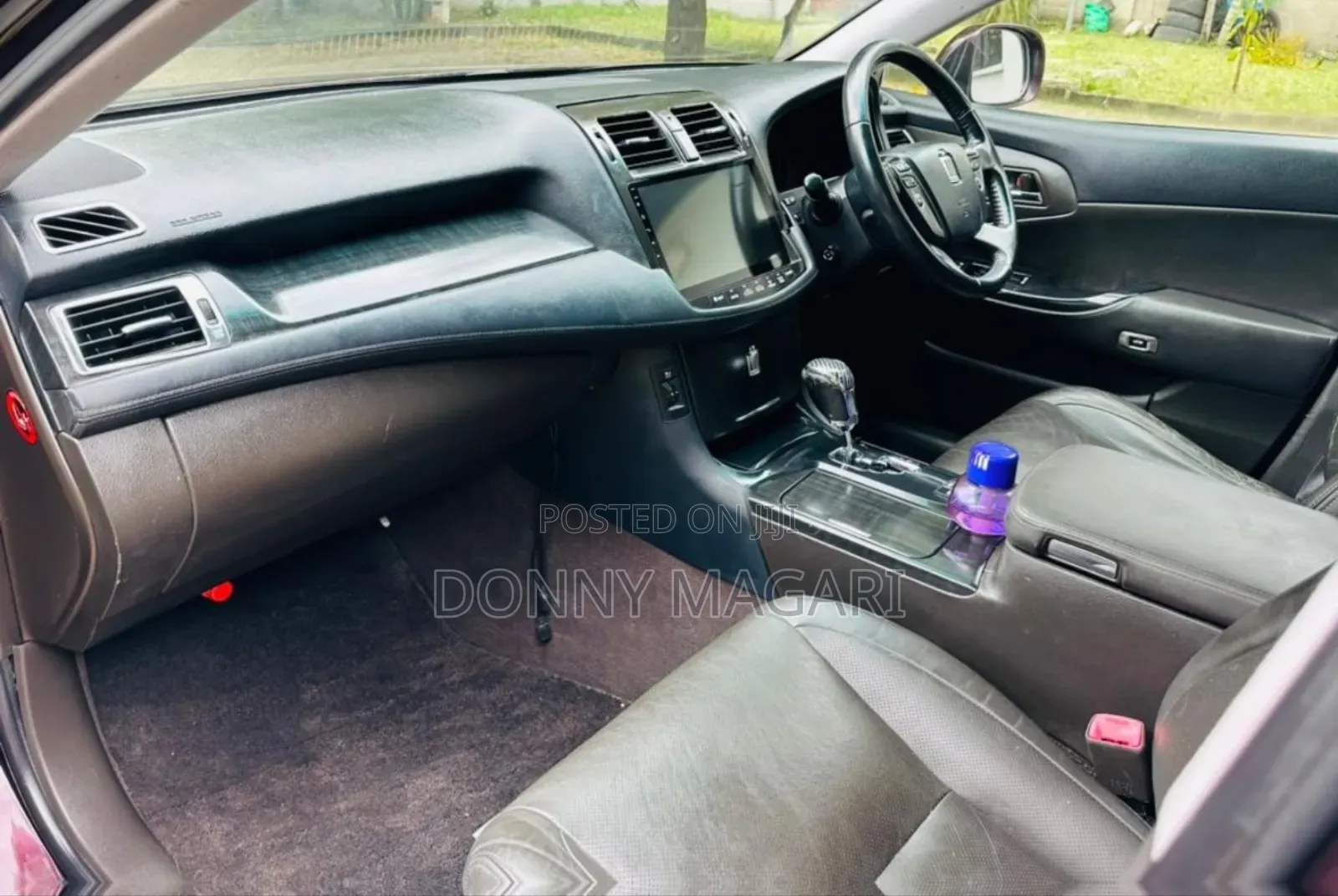 Toyota Crown 2010 Black