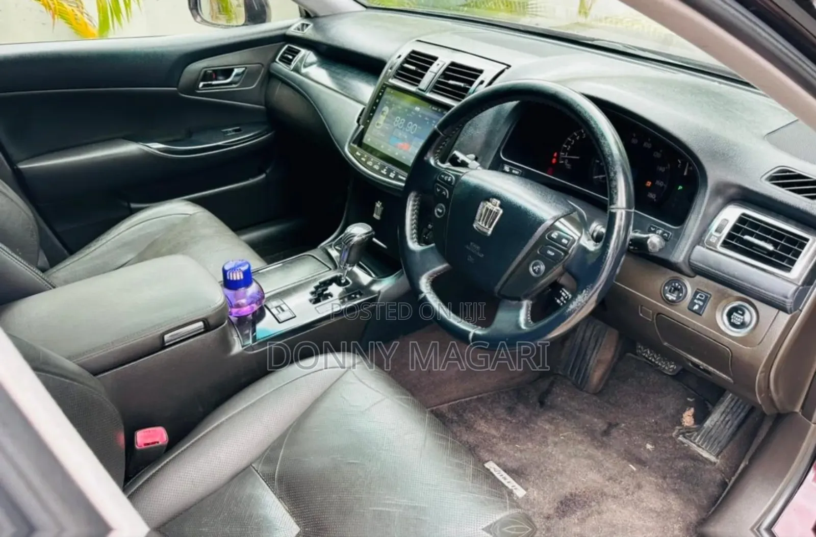 Toyota Crown 2010 Black