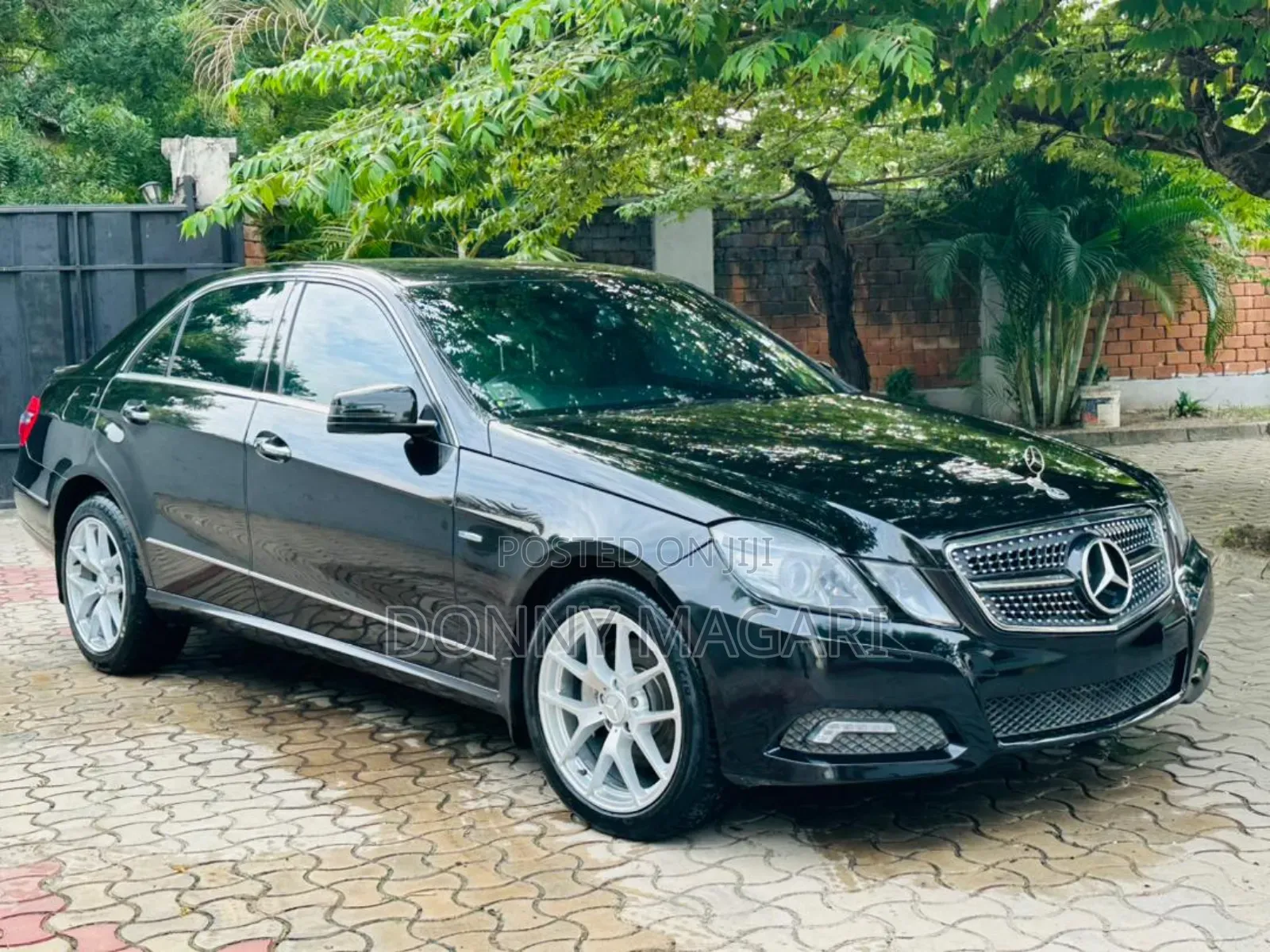 Mercedes-Benz E250 2011 Black