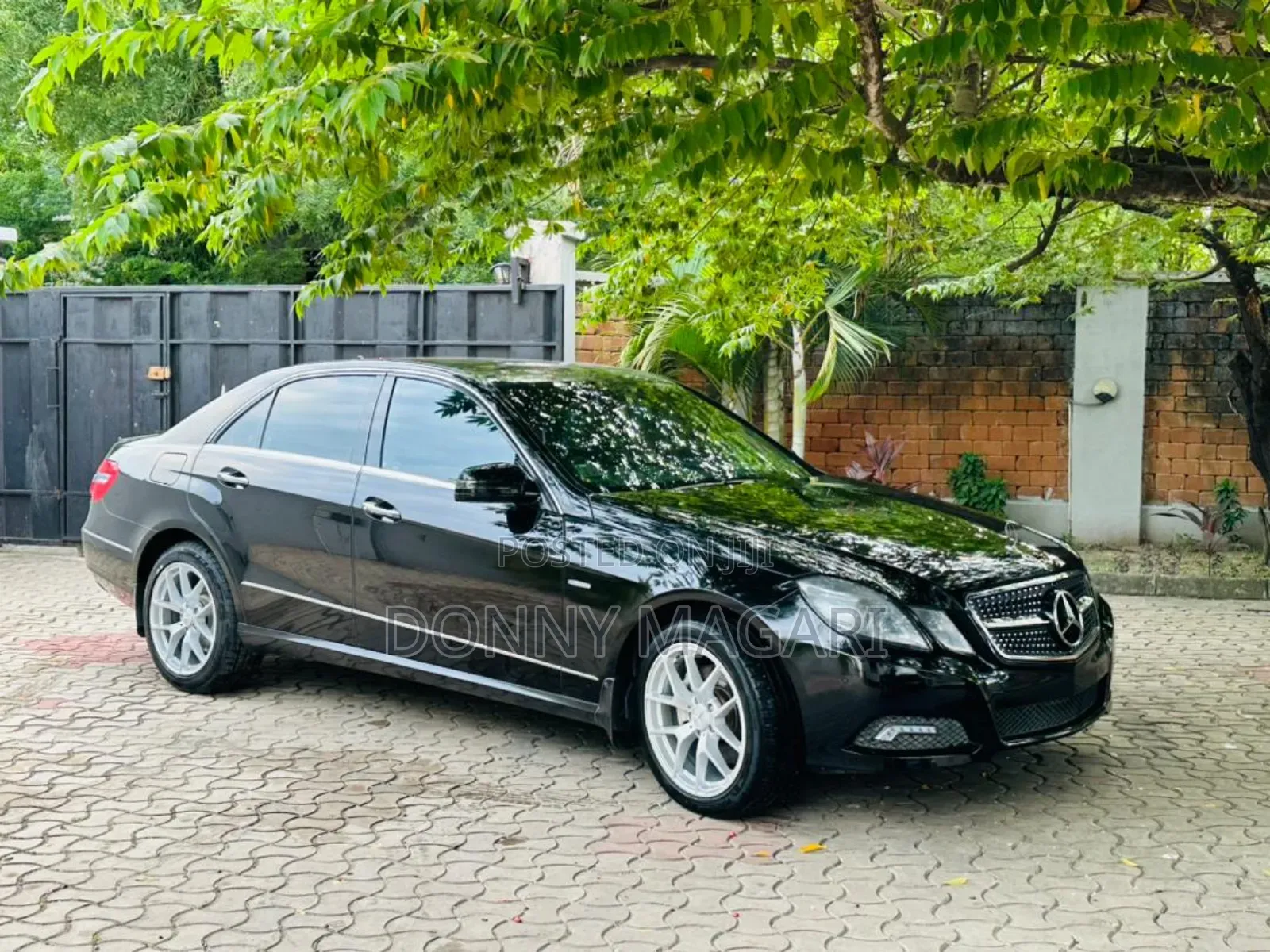 Mercedes-Benz E250 2011 Black