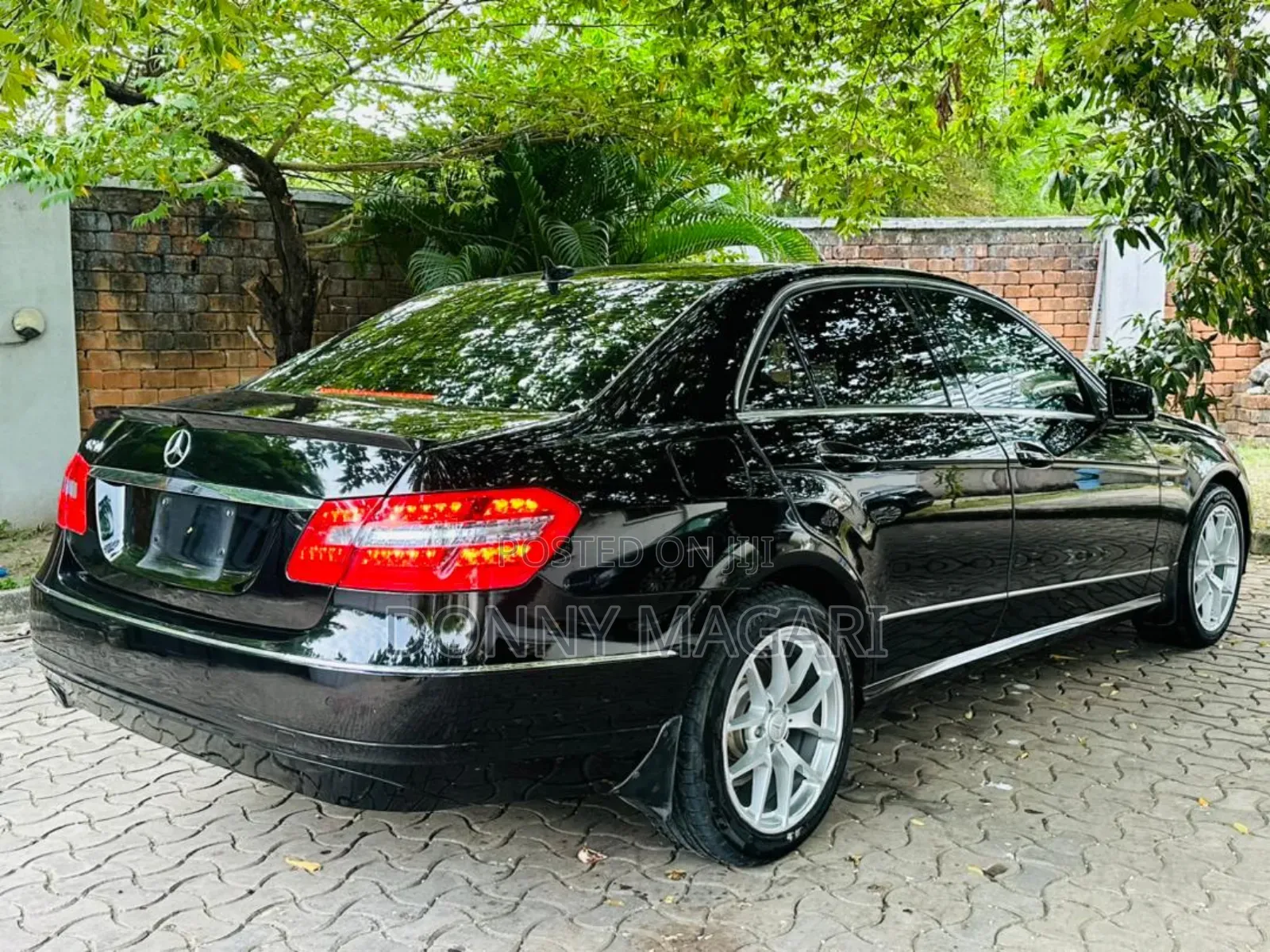 Mercedes-Benz E250 2011 Black