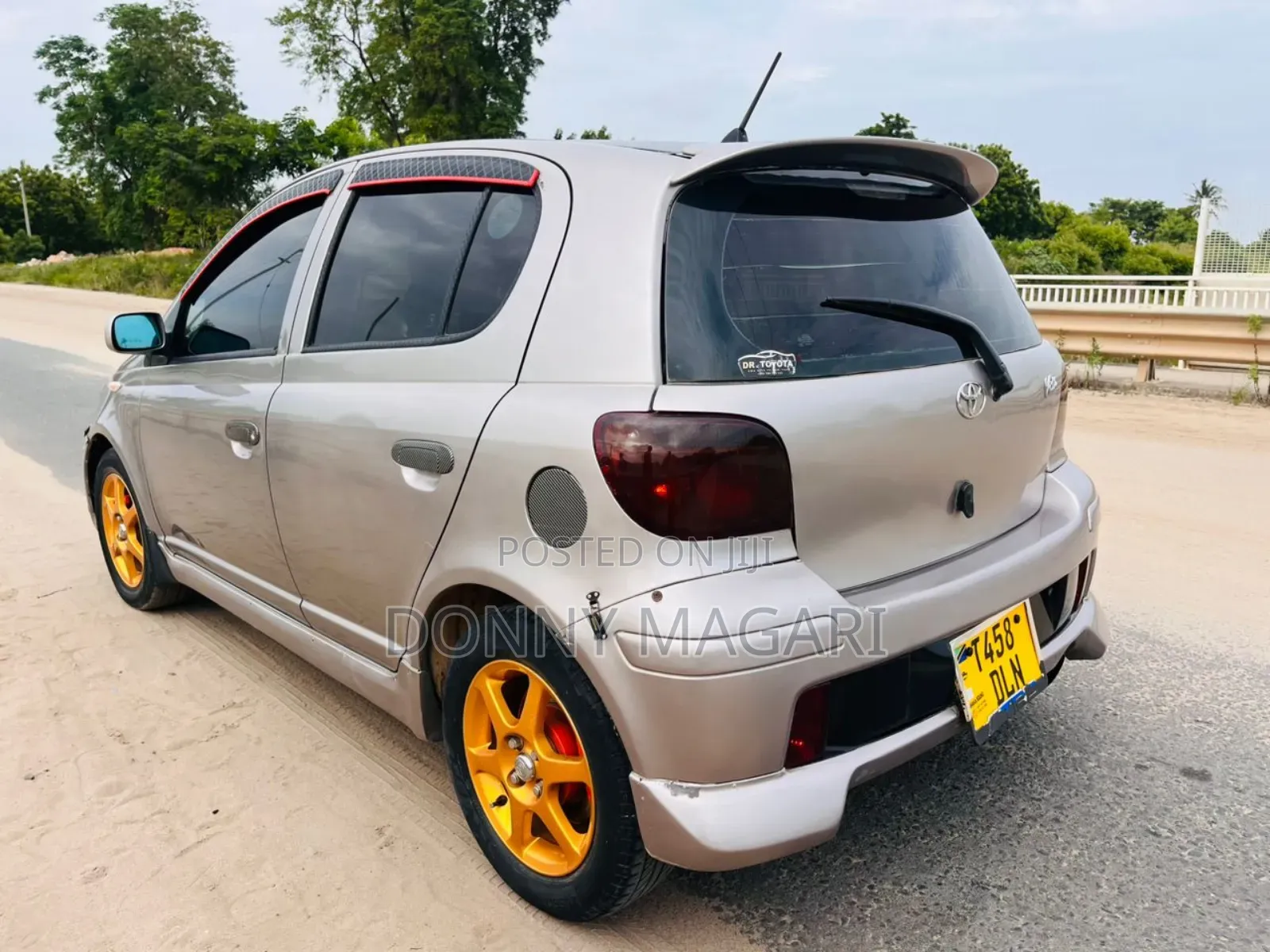 Toyota Vitz 1.3 AWD 3dr 2004 Pink