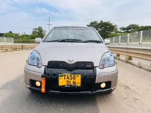 Toyota Vitz 1.3 AWD 3dr 2004 Pink