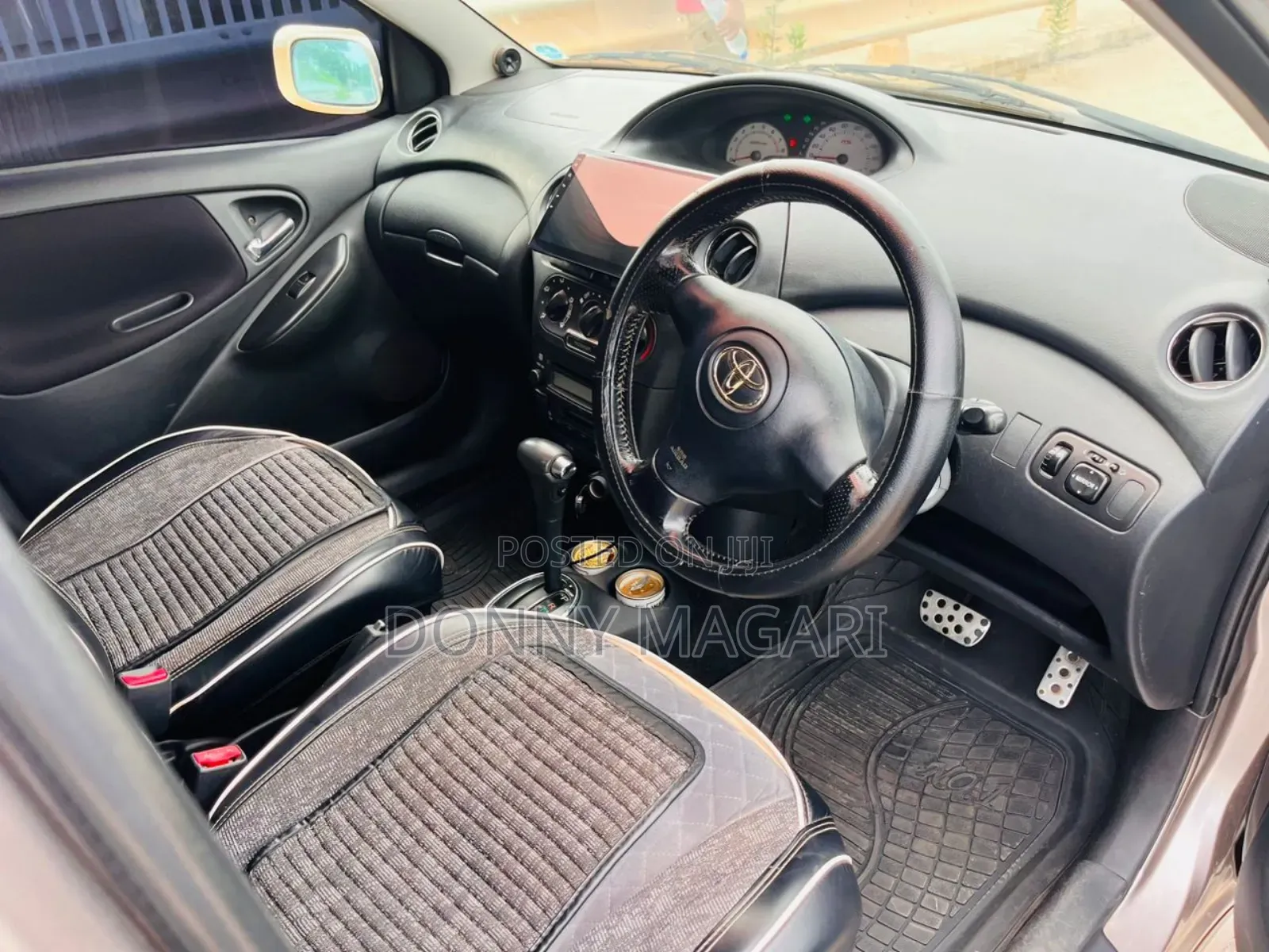 Toyota Vitz 1.3 AWD 3dr 2004 Pink