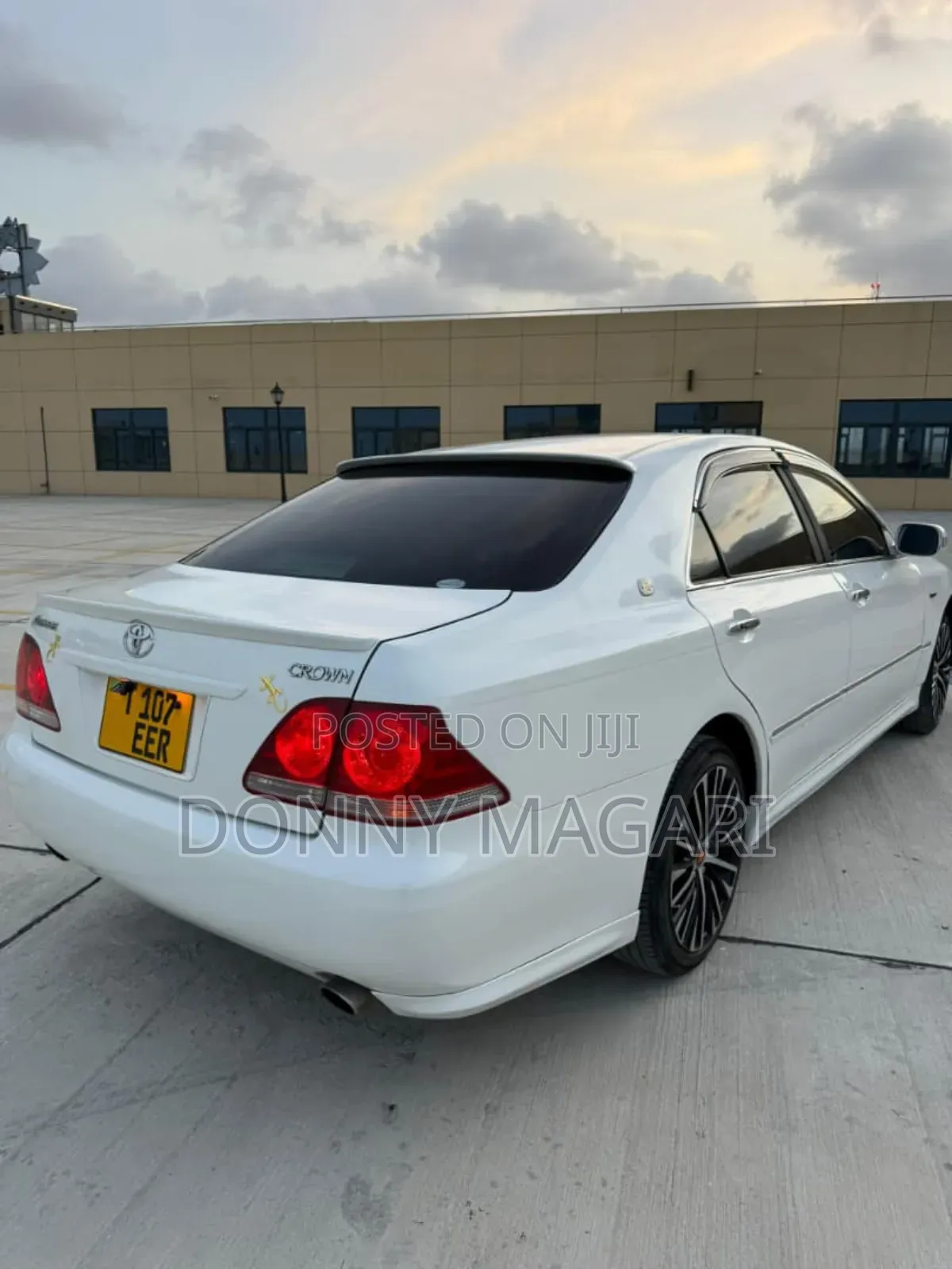 Toyota Crown 2006 White